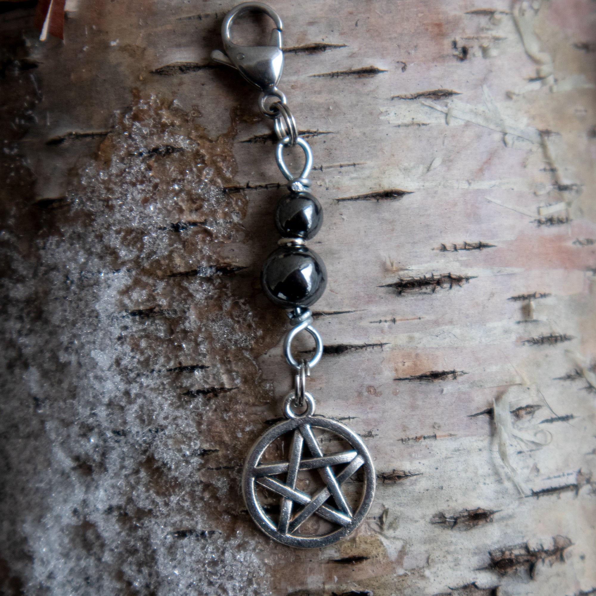 Amulette pour chat HÉMATITE (Pentagramme)