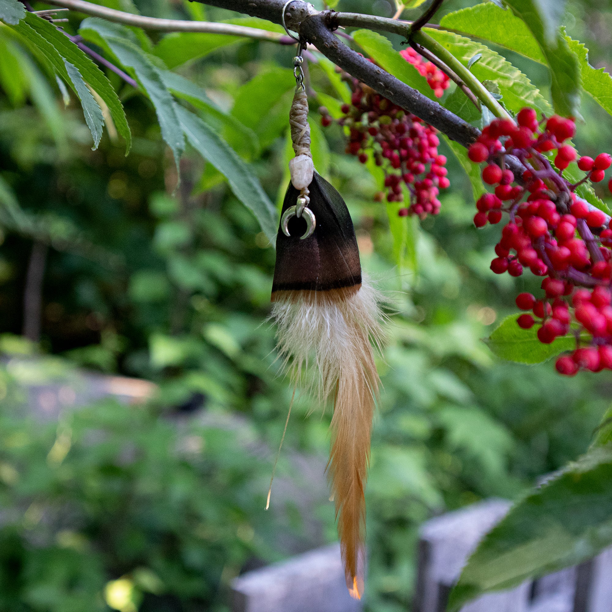 MOONSTONE Solo feathers Earring