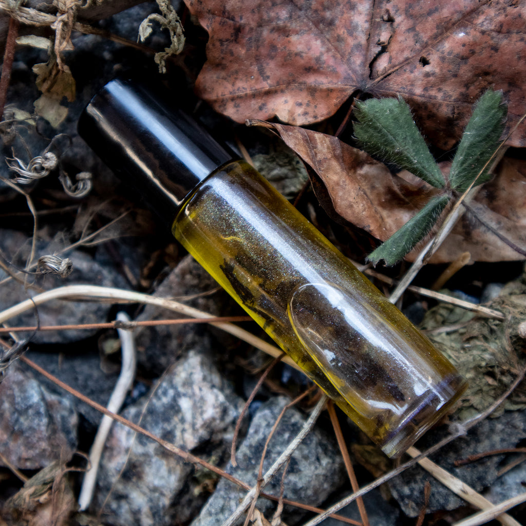 DIVINATION Ritual oil (roll-on)