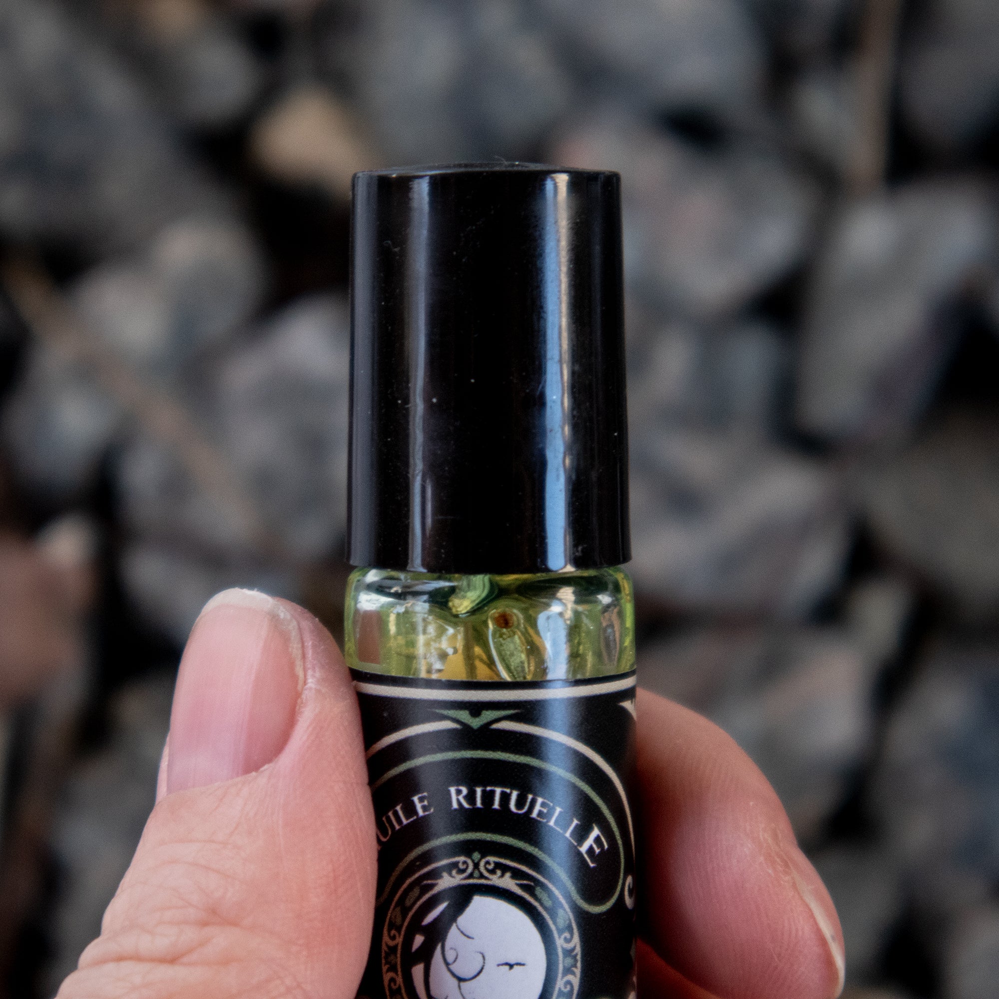 DIVINATION Ritual oil (roll-on)
